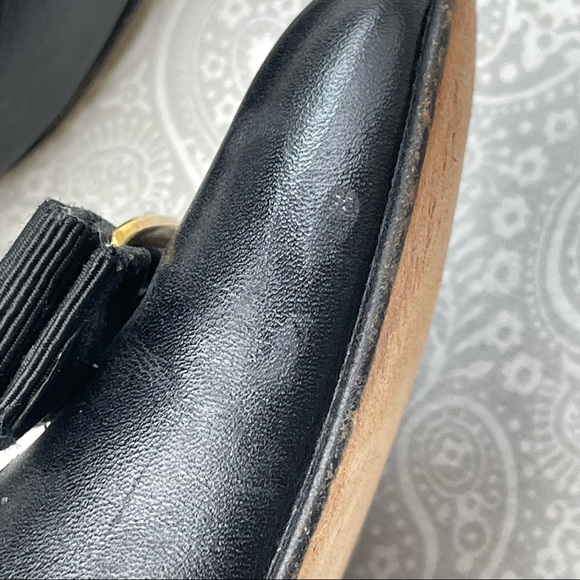 Salvatore Ferragamo Firenze black flats w/bows. EUC - Picture 10 of 11